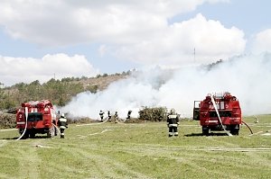 Возле Севастополя прошли учения по тушению лесного пожара