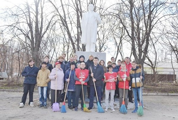 Олег Лебедев: Мы продолжаем проводить субботники и ремонт памятников В.И. Ленину в Тульской области