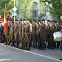 Военные провели в центре Севастополя репетицию парада ко Дню Победы