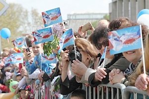 В День Международной солидарности трудящихся в крымской столице прошла масштабная праздничная демонстрация (ФОТОРЕПОРТАЖ)
