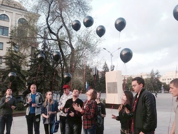 Комсомольцы Белгородской области почтили память убитых жителей Одессы в годовщину страшной трагедии 2 мая 2014 года