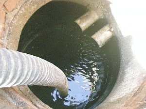 Водоканал Алушты начал искать нарушающий закон слив канализационных стоков