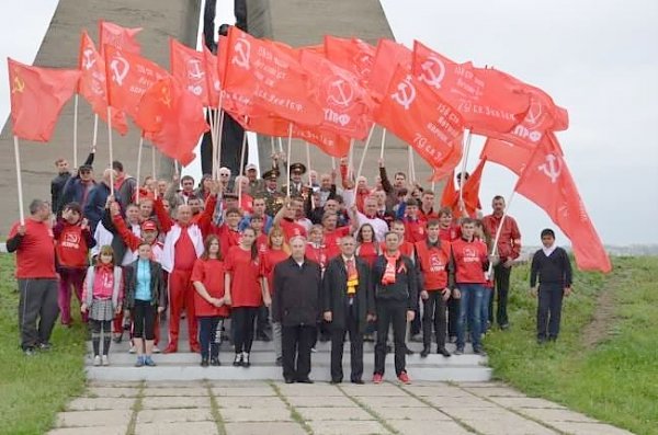 Ростовская область. "Коммунисты, вперед!": автопробег в честь 70-летия Великой Победы