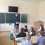 В преддверии летнего сезона спасатели проводят открытые уроки в школах Симферополя