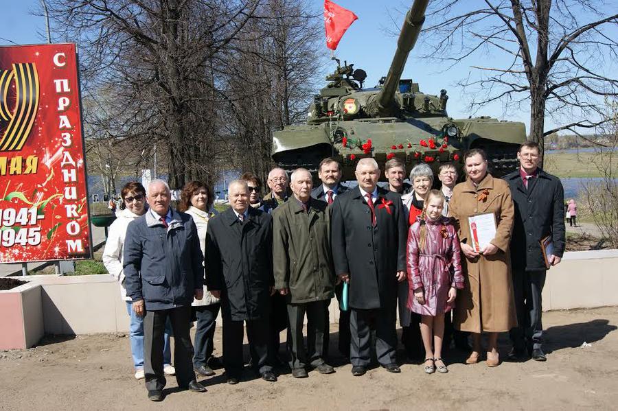 Симферополь кировское. Памятники погибшим на войне в городе Советске Кировской.