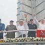 Копию Знамени Победы тепло приветствовали в Гаване