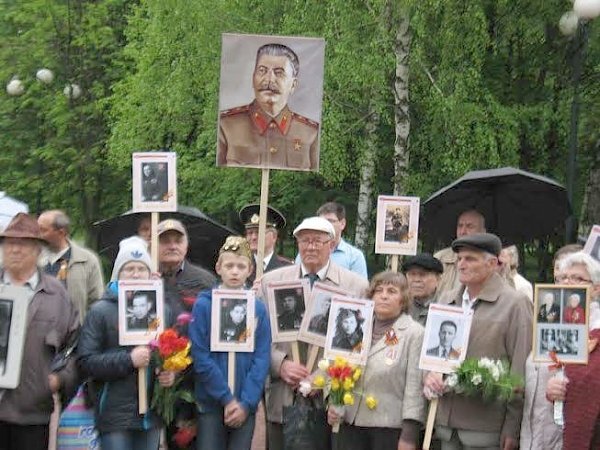 Память о подвиге народном священна. Белгородские коммунисты провели митинг-реквием у памятника Г.К. Жукову