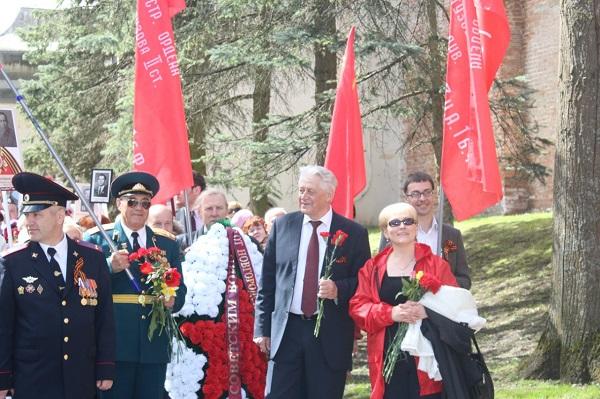 Новгородские коммунисты приняли участие в праздновании 70-летия Великой Победы