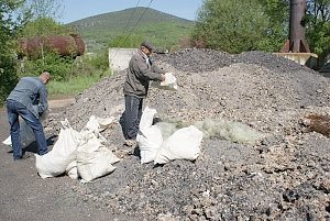 Возле Севастополя сожгли три километра браконьерских сетей