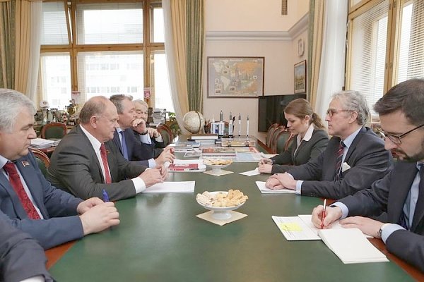 Г.А. Зюганов провел встречу с послом Германии в России Рюдигером фон Фричем