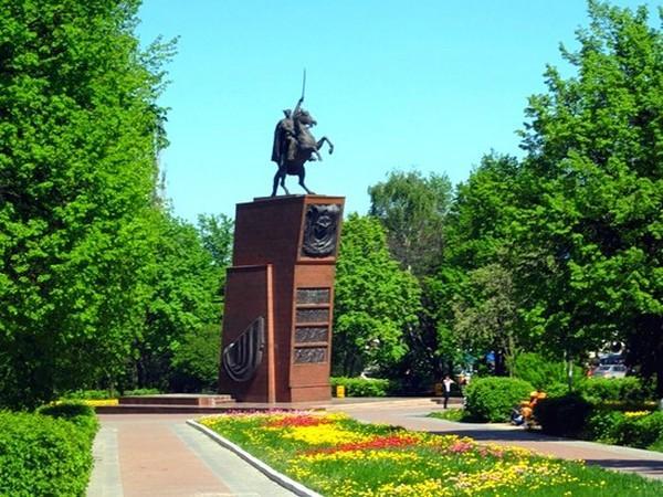 В Чебоксарах по предложению депутата-коммуниста будут восстановлены два памятника советским героям