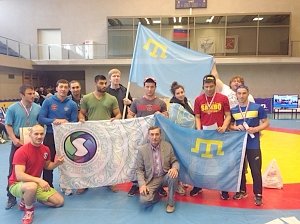 Крымчане завоевали восемь медалей на Кубке России по борьбе на поясах