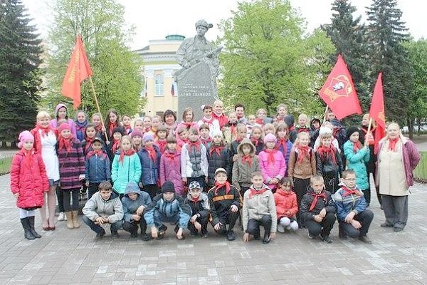 В Великом Новгороде отметили День пионерии