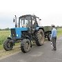 В Керчь едет на тракторе житель Свердловской области