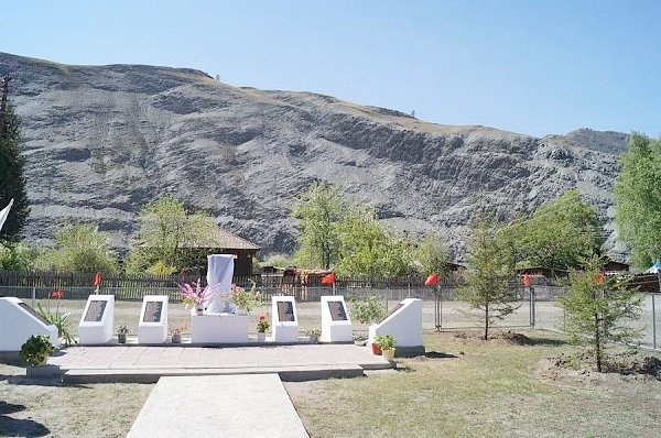 Республика Алтай. В селе Инегень открылся новый мемориал Победы