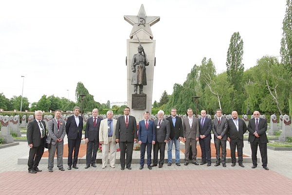 Д.Г. Новиков: В борьбе с неонацизмом объединяться и действовать