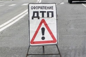 В Ночное Время в Столице Крыма пьяный водитель врезался в столб