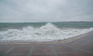 Непогода остановила катера в Севастополе