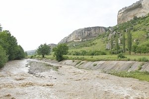 Из-за обильных дождей возникла угроза подтопления домов в Качинской долине