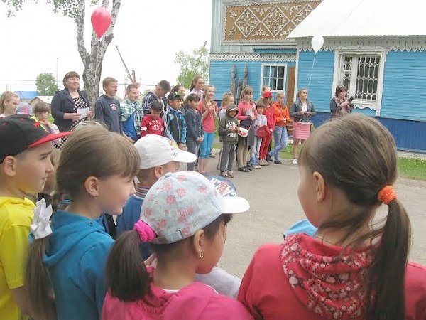 Хабаровский краевой комитет КПРФ поздравил детей и родителей с Международным Днем защиты детей