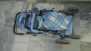 Пьяный водитель в Севастополе сбил коляску с двумя младенцами