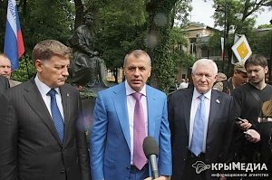 Крым помогает ДНР «выстоять в неравном бою», – заявил Пушилин