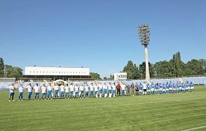 Футбольные команды Совета Министров и правительства Санкт-Петербурга сыграли вничью в Симферополе