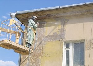 Взносы на капремонт многоквартирных домов в Крыму начнут собирать через год