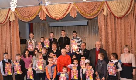 В.Н. Паутов оказывается большую спонсорскую помощь детским учреждениям
