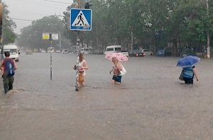 В подтоплении Симферополя власти обвинили ТЦ «Меганом»