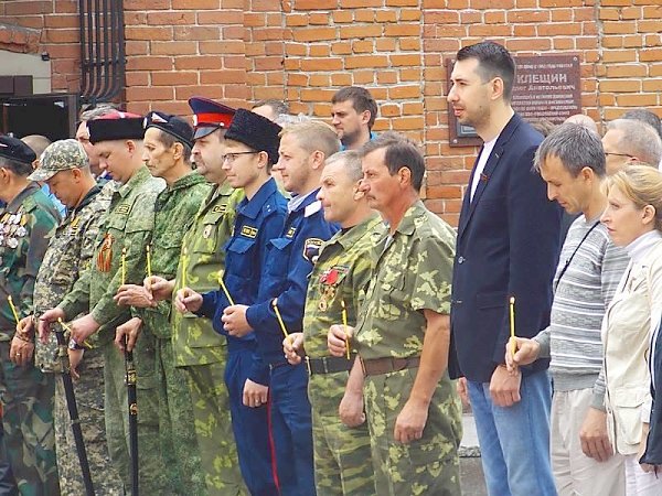 Барнаул. Депутаты-коммунисты приняли участие в чествовании земляков-интернационалистов и организации телемоста «Барнаул-Новороссия»