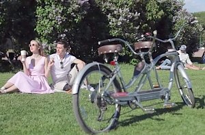 Пара из Питера приедет в Крым на двухместном велосипеде