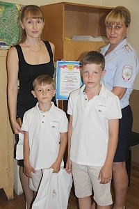 Крымские полицейские поблагодарили ребят за участие в творческом конкурсе «Полицейский Дядя Степа»