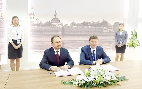 ПФР подписал с Псковской областью соглашение о субсидировании региональных социальных программ
