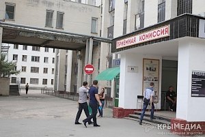 Крымские учебные заведения начали приём документов для поступления