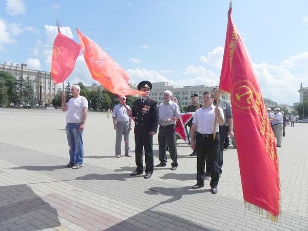 Белгородские коммунисты почтили память героев Великой Отечественной