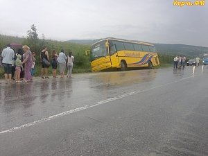 Автобус Керчь — Севастополь попал на трассе в ДТП