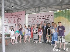 Студенты керченского медколледжа привезли со Всероссийского форума Кубок Чехова