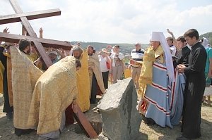 Крымские парламентарии установили памятный камень на месте будущего обыденного храма праведного молитвенника земли русской Иоанна Кронштадтского