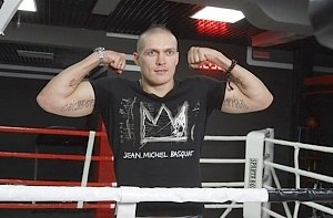 Крымчанин Усик поднялся на второе место в рейтинге WBO