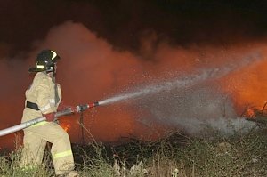 Пожары продолжаются, а водовозок и гидрантов не хватает