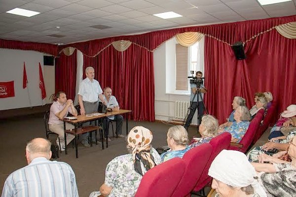 Краснодарский край. Н.И. Осадчий в Северском районе провел пять встреч с избирателями