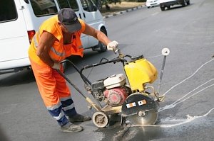 Проверят качество уложенного на улице Вакуленчука асфальта