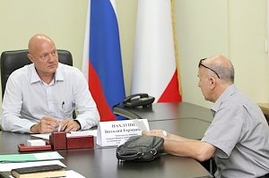 Председатель бюджетного Комитета крымского парламента Виталий Нахлупин провел прием граждан