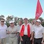 Ставропольские коммунисты во главе с Виктором Гончаровым проводили машины с гуманитарным грузом в Новороссию