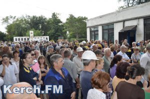 До бессрочной забастовки Керченского завода осталась неделя