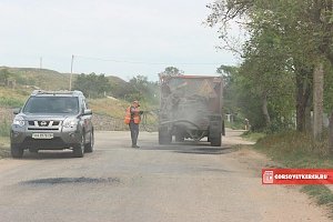 В поселке Героевское провели ямочный ремонт дороги