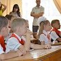 В Кировском районе полицейские поздравили школьников с началом учебного года