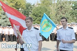 В Керчи первокурсников КГМТУ поздравил Михаил Шеремет