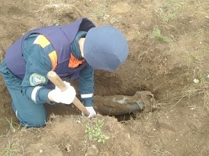 В Черноморском районе обезвредили авиабомбу